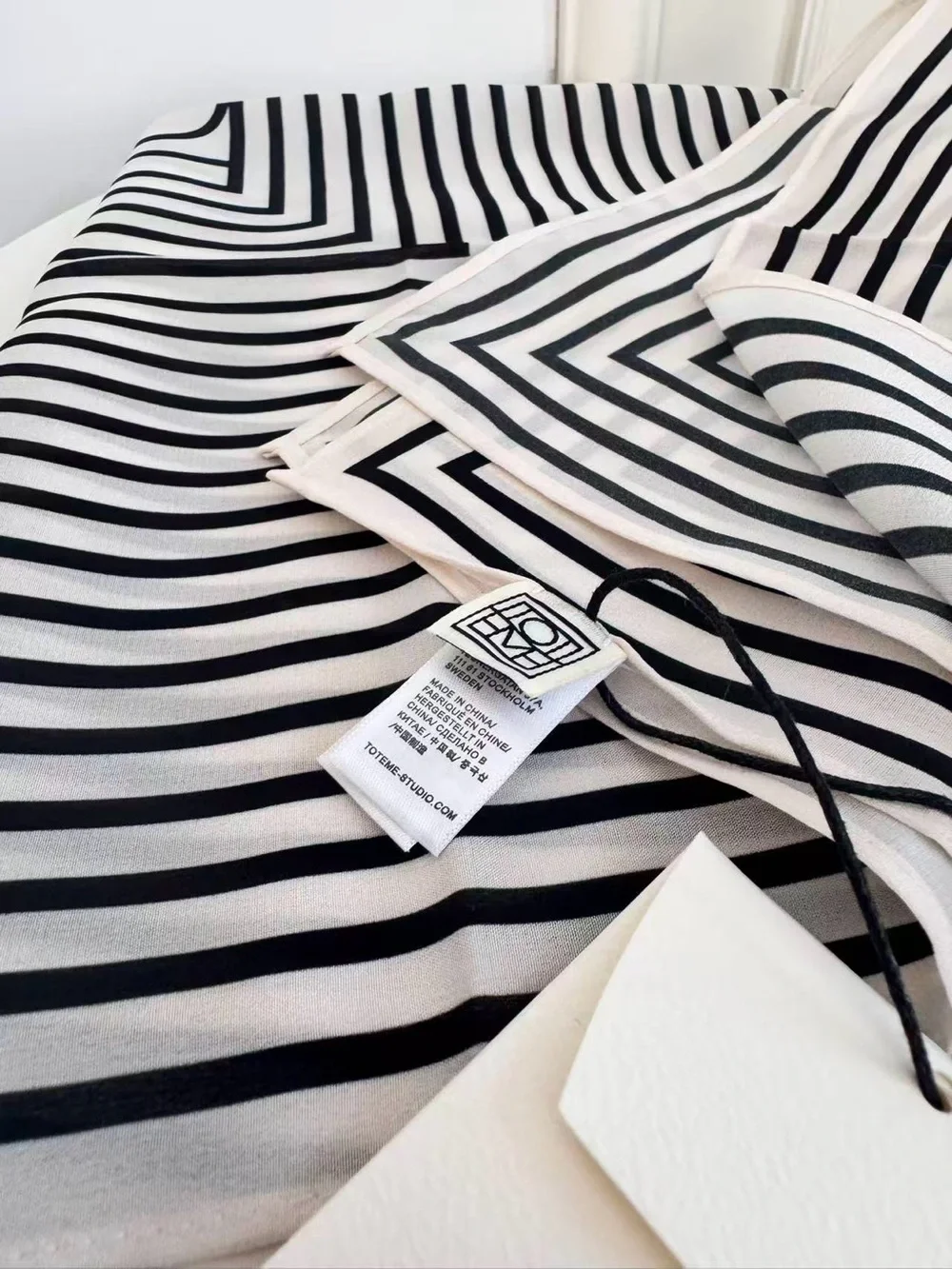 Toteme modern silk